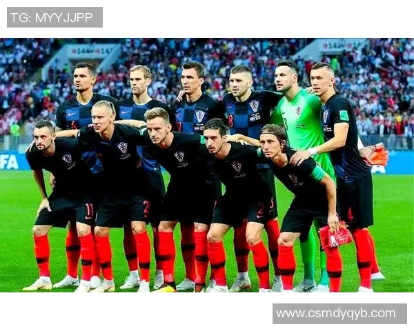 足球明星的荣耀之路与多重头衔背后的故事与传奇